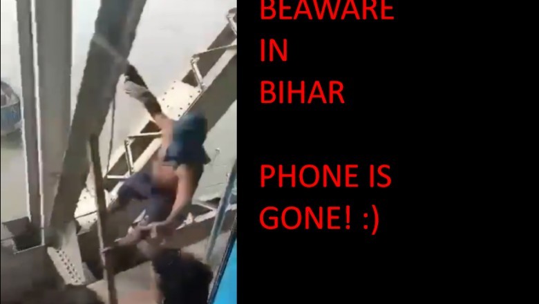 Viral Video Bihar Mobile Snatch Running Train On Bridge