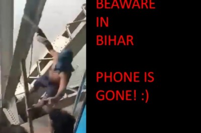 Viral Video Bihar Mobile Snatch Running Train On Bridge