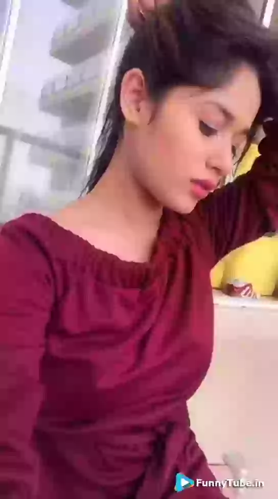 Cute Desi Girl Singing Status Video