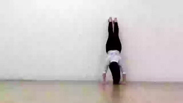 Dance performance on Kamli