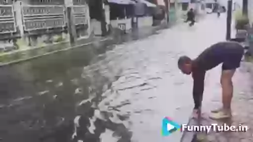 Ek Gold Medal Isko Bhi Do Funny GIF