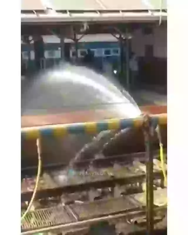 Free Fountain Service By Indian Railway In Summer Very Funny