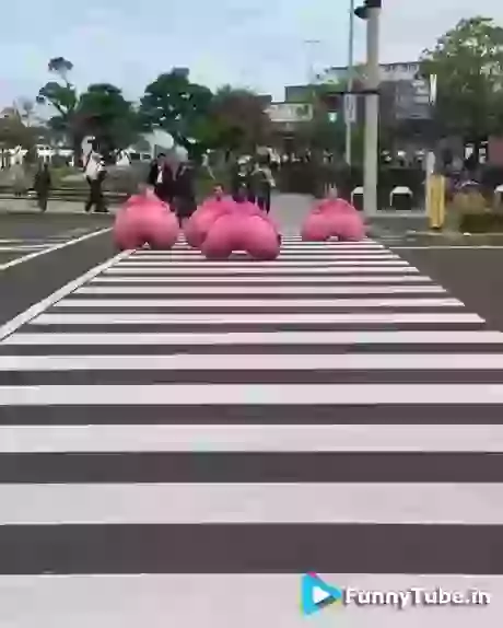 Fun In The Costume The Kardiasian