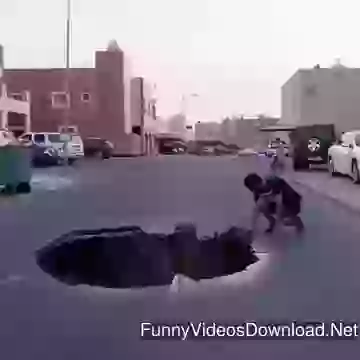 Funny 3D Art On The Road