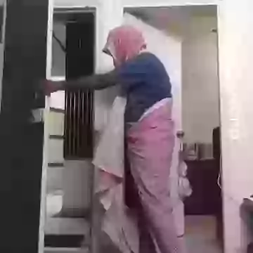 Funny Pairon Main Bandhan Hai