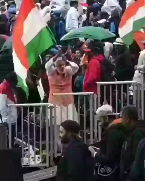 Nakli Modi Ji Ne To Leli Bhai England Me Pakistani Fans Ki