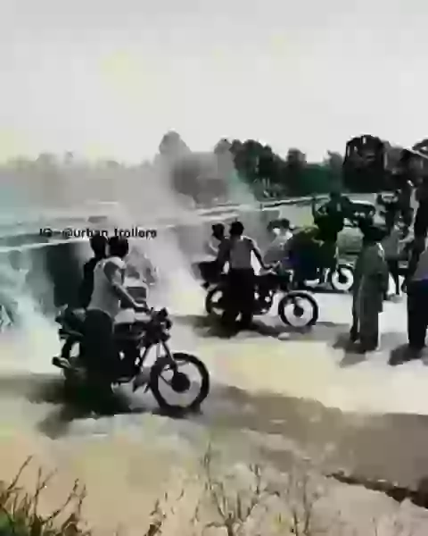 Nikammo Ke Betaj Badshah Crazy People Video