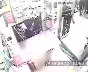 Smart Lady Ne Chori Kiya Smart Phone