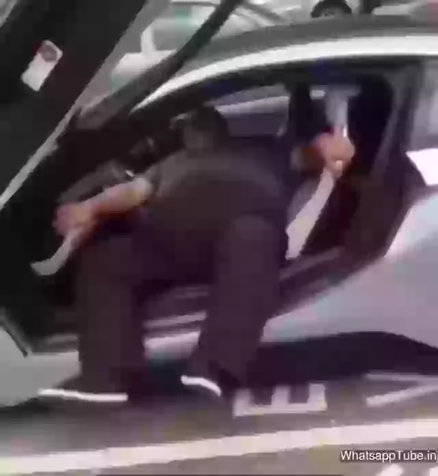 Sports Car Ke Andar Haathi