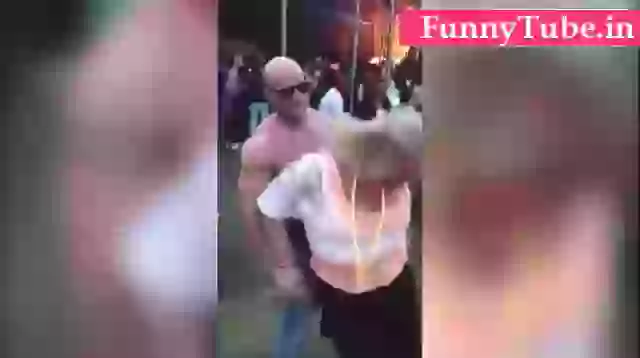 Stupid People Makes Funny Moments 2017