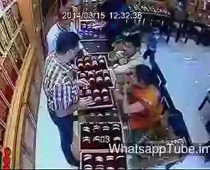 clever women Jewel thief