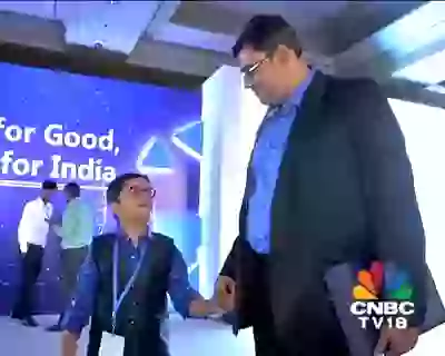 A Kid OR Microsoft Next CEO Interesting Video