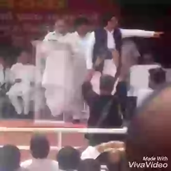 Akhilesh JI is Manner less ji