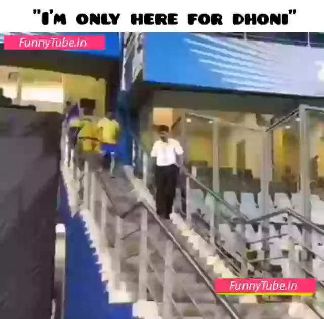 Dhoni Fan in Field Amazing Video