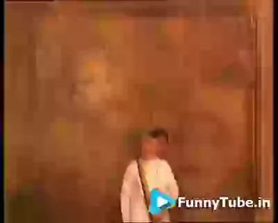 Modi teaching new garba step to ambe