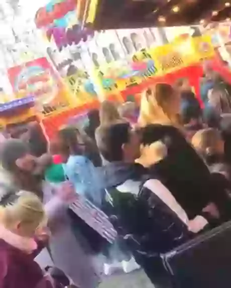 Pickpoket In Cam Caught By Public