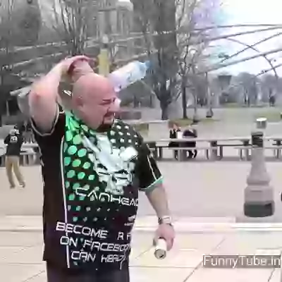 This guy have magnetic skin